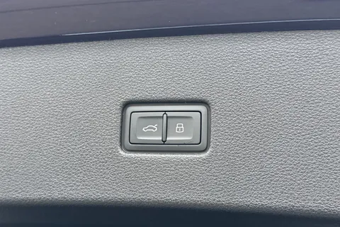 Audi RS Q8 4.0 TFSI V8 Performance Carbon Vorsprung Tiptronic quattro Euro 6 (s/s) 5dr Thumbnail #45