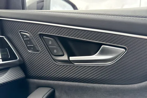 Audi RS Q8 4.0 TFSI V8 Performance Carbon Vorsprung Tiptronic quattro Euro 6 (s/s) 5dr Thumbnail #47
