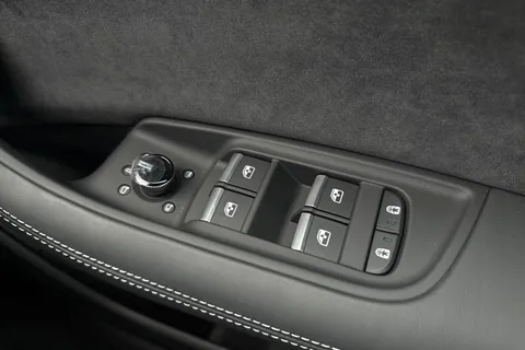 Audi RS Q8 4.0 TFSI V8 Performance Carbon Vorsprung Tiptronic quattro Euro 6 (s/s) 5dr Thumbnail #48