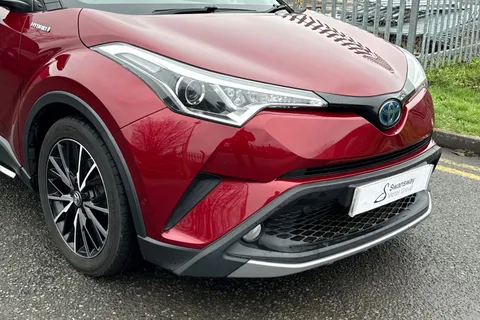 RE18BGF Toyota C-Hr 1.8 VVT-h Red Edition CVT Euro 6 (s/s) 5dr Thumbnail #10