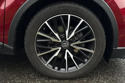 RE18BGF Toyota C-Hr 1.8 VVT-h Red Edition CVT Euro 6 (s/s) 5dr Thumbnail #11