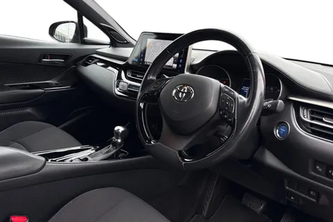 RE18BGF Toyota C-Hr 1.8 VVT-h Red Edition CVT Euro 6 (s/s) 5dr Thumbnail #15