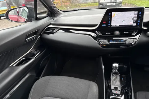 RE18BGF Toyota C-Hr 1.8 VVT-h Red Edition CVT Euro 6 (s/s) 5dr Thumbnail #21