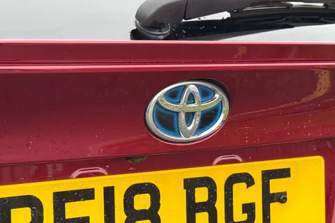 RE18BGF Toyota C-Hr 1.8 VVT-h Red Edition CVT Euro 6 (s/s) 5dr Thumbnail #30