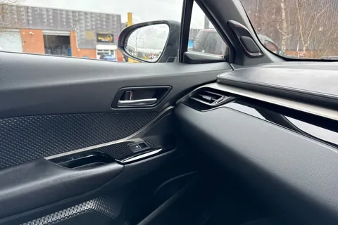 RE18BGF Toyota C-Hr 1.8 VVT-h Red Edition CVT Euro 6 (s/s) 5dr Thumbnail #35