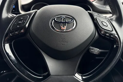 RE18BGF Toyota C-Hr 1.8 VVT-h Red Edition CVT Euro 6 (s/s) 5dr Thumbnail #38