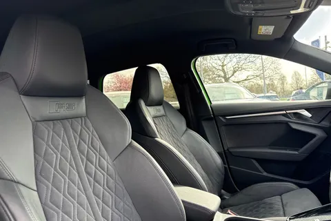 SA23ZWN Audi RS 3 2.5 TFSI Carbon Black Sportback S Tronic quattro Euro 6 (s/s) 5dr Thumbnail #24