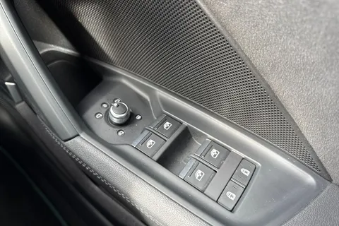 SA23ZWN Audi RS 3 2.5 TFSI Carbon Black Sportback S Tronic quattro Euro 6 (s/s) 5dr Thumbnail #25