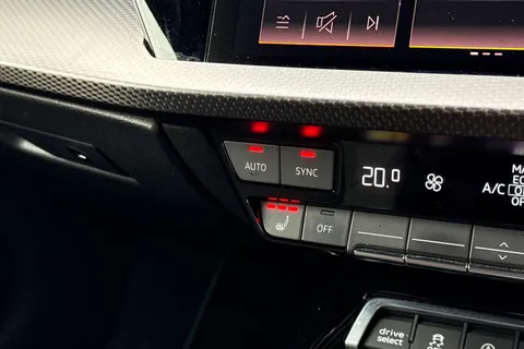 SA23ZWN Audi RS 3 2.5 TFSI Carbon Black Sportback S Tronic quattro Euro 6 (s/s) 5dr Thumbnail #36