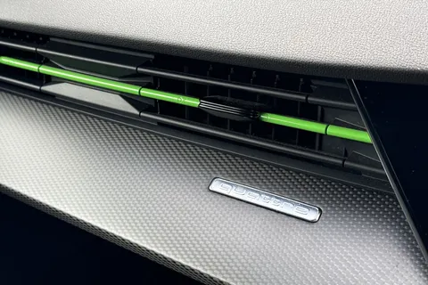 SA23ZWN Audi RS 3 2.5 TFSI Carbon Black Sportback S Tronic quattro Euro 6 (s/s) 5dr Thumbnail #38