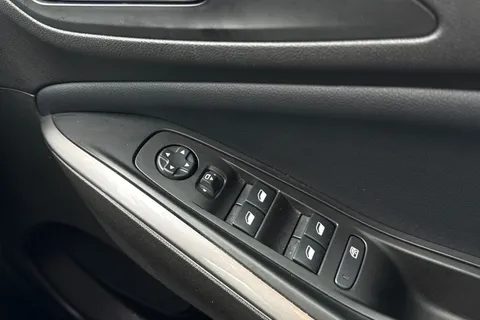 SH22ECE Vauxhall Grandland 1.2 Turbo GS Line Euro 6 (s/s) 5dr Thumbnail #19