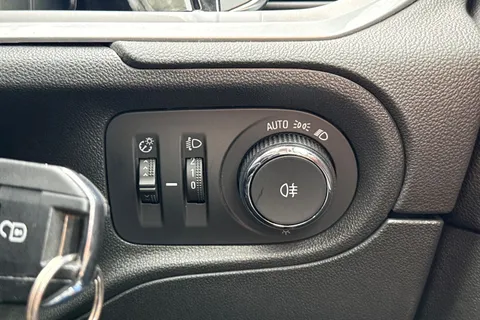 SH22ECE Vauxhall Grandland 1.2 Turbo GS Line Euro 6 (s/s) 5dr Thumbnail #31