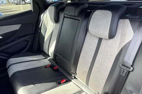 NG71BSZ PEUGEOT 3008 1.6 13.2kWh GT e-EAT 4WD Euro 6 (s/s) 5dr Thumbnail #20