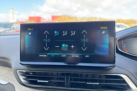 NG71BSZ PEUGEOT 3008 1.6 13.2kWh GT e-EAT 4WD Euro 6 (s/s) 5dr Thumbnail #23