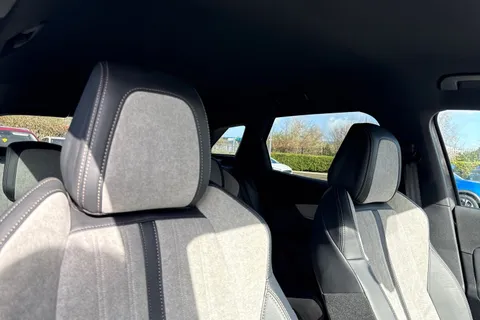 NG71BSZ PEUGEOT 3008 1.6 13.2kWh GT e-EAT 4WD Euro 6 (s/s) 5dr Thumbnail #25