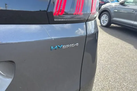 NG71BSZ PEUGEOT 3008 1.6 13.2kWh GT e-EAT 4WD Euro 6 (s/s) 5dr Thumbnail #35