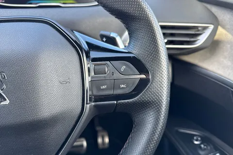 NG71BSZ PEUGEOT 3008 1.6 13.2kWh GT e-EAT 4WD Euro 6 (s/s) 5dr Thumbnail #43