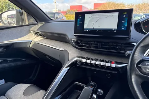 NG71BSZ PEUGEOT 3008 1.6 13.2kWh GT e-EAT 4WD Euro 6 (s/s) 5dr Thumbnail #47