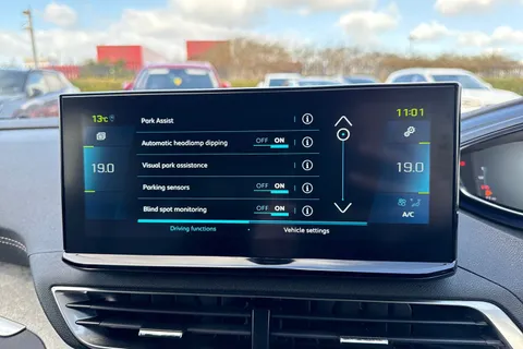 NG71BSZ PEUGEOT 3008 1.6 13.2kWh GT e-EAT 4WD Euro 6 (s/s) 5dr Thumbnail #55