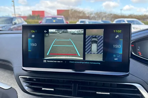 NG71BSZ PEUGEOT 3008 1.6 13.2kWh GT e-EAT 4WD Euro 6 (s/s) 5dr Thumbnail #57