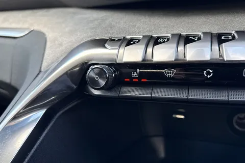 NG71BSZ PEUGEOT 3008 1.6 13.2kWh GT e-EAT 4WD Euro 6 (s/s) 5dr Thumbnail #59