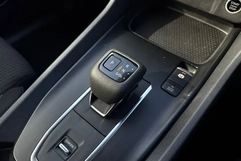 KE73UTZ Nissan Qashqai 1.3 DIG-T MHEV Acenta Premium XTRON Euro 6 (s/s) 5dr Thumbnail #21