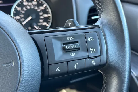 KE73UTZ Nissan Qashqai 1.3 DIG-T MHEV Acenta Premium XTRON Euro 6 (s/s) 5dr Thumbnail #29