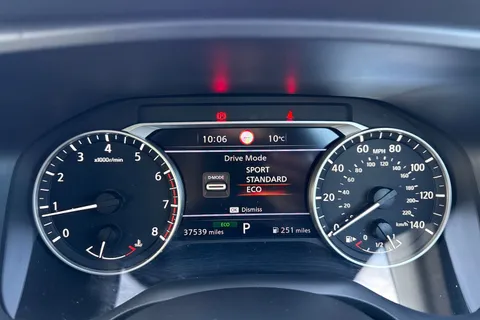 KE73UTZ Nissan Qashqai 1.3 DIG-T MHEV Acenta Premium XTRON Euro 6 (s/s) 5dr Thumbnail #37