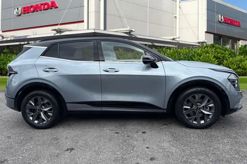 MK23HHO Kia Sportage 1.6T GDi HEV GT-Line S 5dr Auto Thumbnail #4