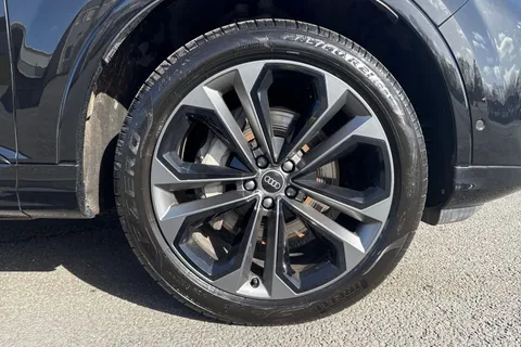 10 of 66 for Audi Q7 SUV Black Edition TFSI quattro 340 PS tiptronic