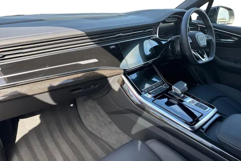 15 of 66 for Audi Q7 SUV Black Edition TFSI quattro 340 PS tiptronic