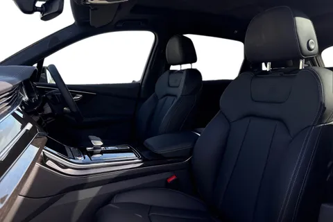 16 of 66 for Audi Q7 SUV Black Edition TFSI quattro 340 PS tiptronic