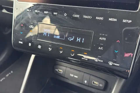 DY21XXA Hyundai Tucson 1.6 T-GDi MHEV Premium Euro 6 (s/s) 5dr Thumbnail #23