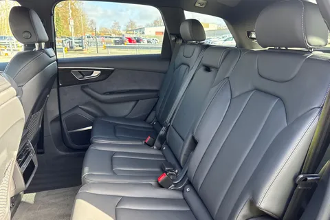 19 of 66 for Audi Q7 SUV Black Edition TFSI quattro 340 PS tiptronic