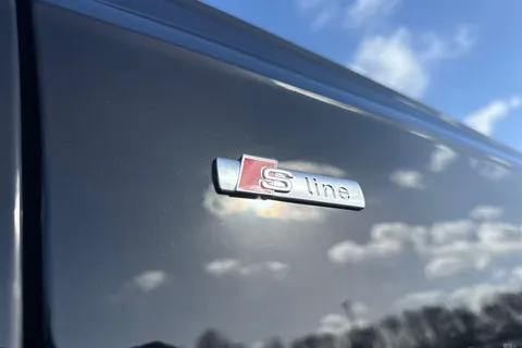 30 of 66 for Audi Q7 SUV Black Edition TFSI quattro 340 PS tiptronic