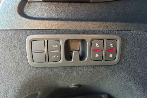 38 of 66 for Audi Q7 SUV Black Edition TFSI quattro 340 PS tiptronic