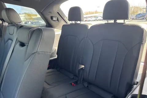 39 of 66 for Audi Q7 SUV Black Edition TFSI quattro 340 PS tiptronic