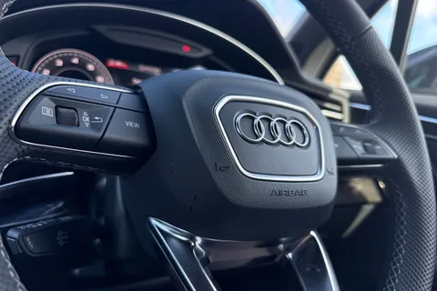 52 of 66 for Audi Q7 SUV Black Edition TFSI quattro 340 PS tiptronic