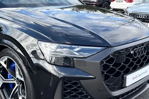 9 of 60 for Audi RS Q8 SUV performance Carbon Black 640 PS tiptronic