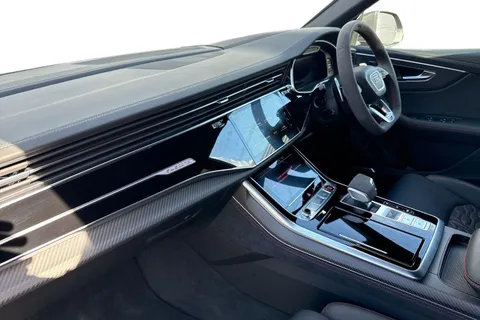 15 of 60 for Audi RS Q8 SUV performance Carbon Black 640 PS tiptronic