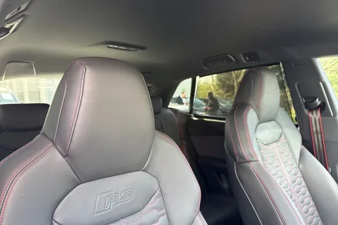 24 of 60 for Audi RS Q8 SUV performance Carbon Black 640 PS tiptronic