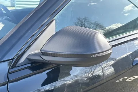 26 of 60 for Audi RS Q8 SUV performance Carbon Black 640 PS tiptronic