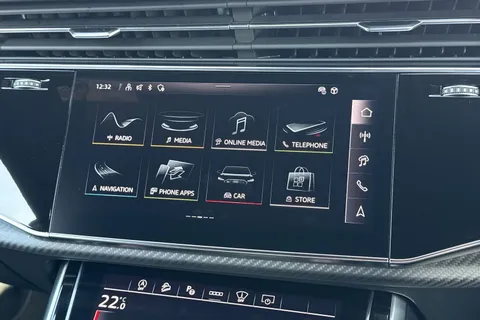 29 of 60 for Audi RS Q8 SUV performance Carbon Black 640 PS tiptronic