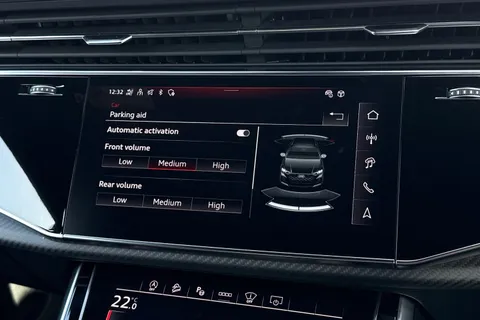 33 of 60 for Audi RS Q8 SUV performance Carbon Black 640 PS tiptronic