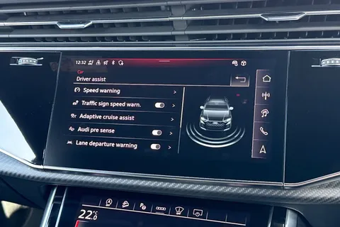 35 of 60 for Audi RS Q8 SUV performance Carbon Black 640 PS tiptronic