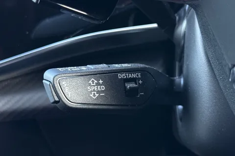 39 of 60 for Audi RS Q8 SUV performance Carbon Black 640 PS tiptronic