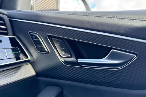 46 of 60 for Audi RS Q8 SUV performance Carbon Black 640 PS tiptronic