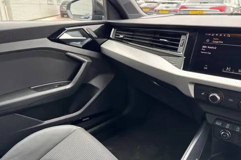 PX75XPB Audi A1 Black Edition 30 TFSI  116 PS 6-speed Thumbnail #20