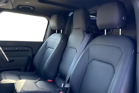 BM25JFU Land Rover Defender 90 3.0 D250 MHEV X-Dynamic SE Hard Top SUV 3dr Diesel Auto 4WD SWB Euro 6 (s/s) (250 ps) Thumbnail #5