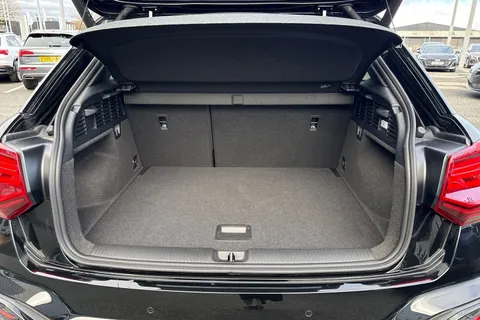 PX75WKF Audi Q2 Black Edition 35 TFSI  150 PS S tronic Thumbnail #7